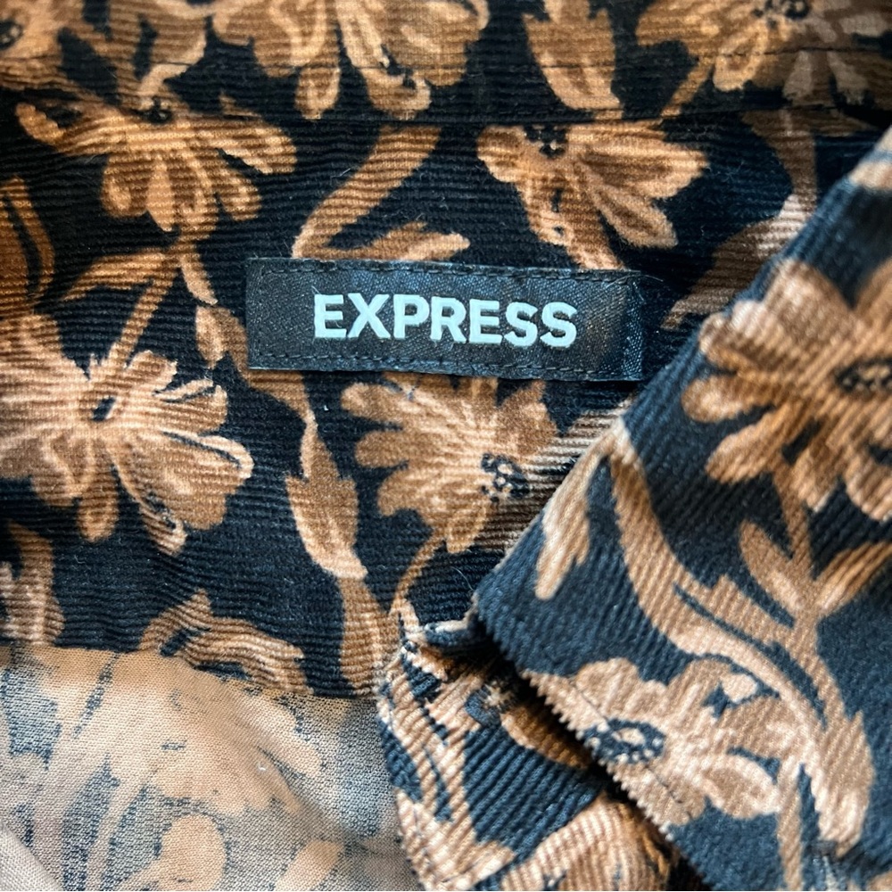 Express Size XS Floral Black and Tan Button-Up | Long Sleeve Shirt Womens - Picture 2 of 9